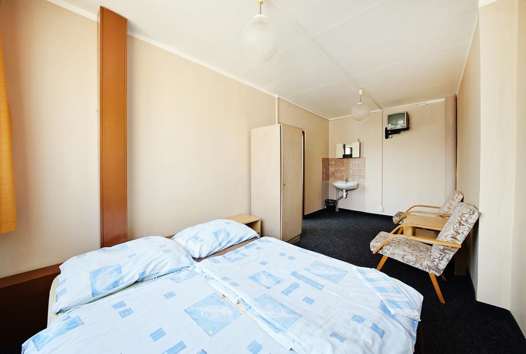 Hostel Liben Praga Esterno foto